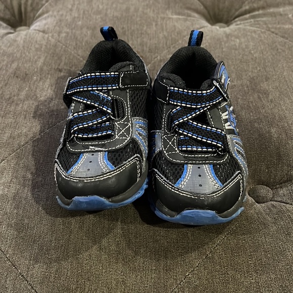 Sketchers super z sneaker size 8 - Picture 2 of 3